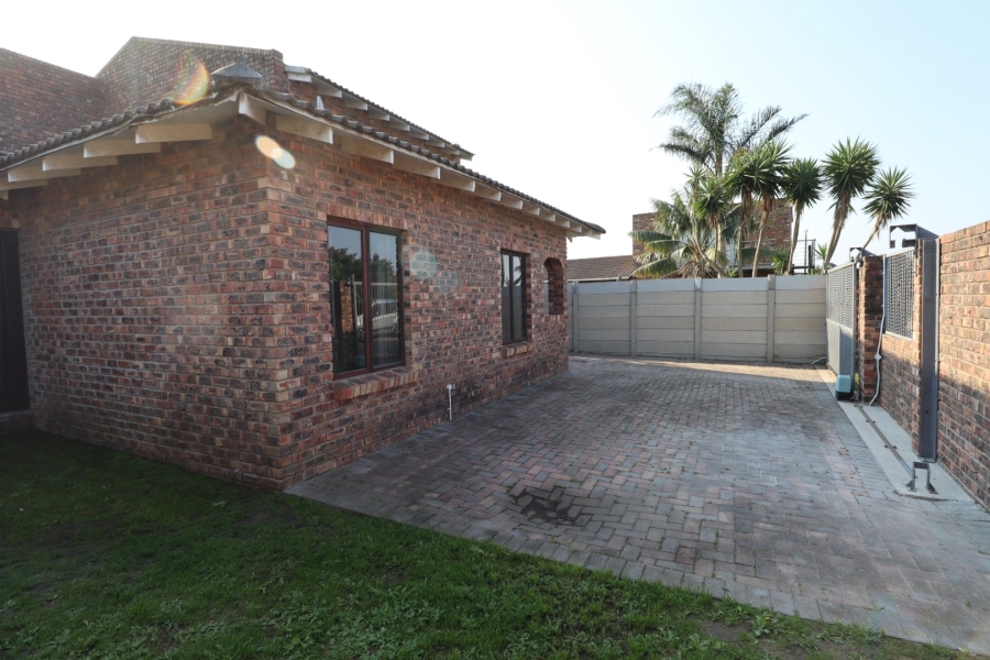 3 Bedroom Property for Sale in Sherwood Eastern Cape